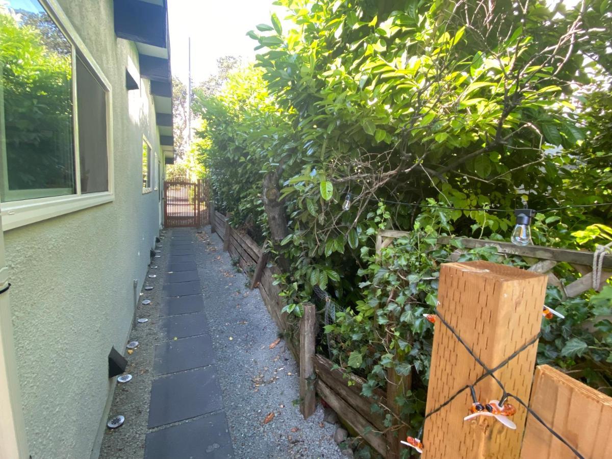 Hudson Homes Bnb Saanich Eksteriør bilde