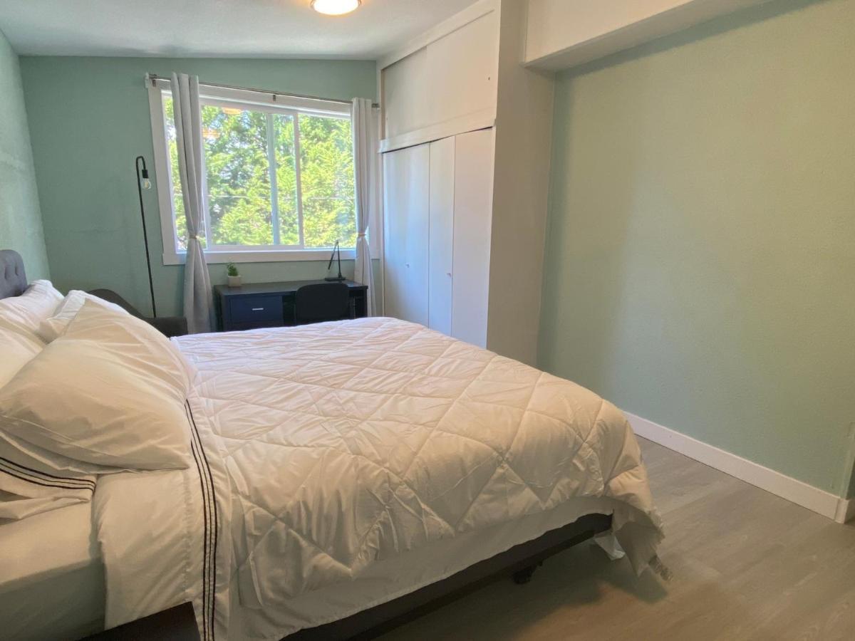 Hudson Homes Bnb Saanich Eksteriør bilde