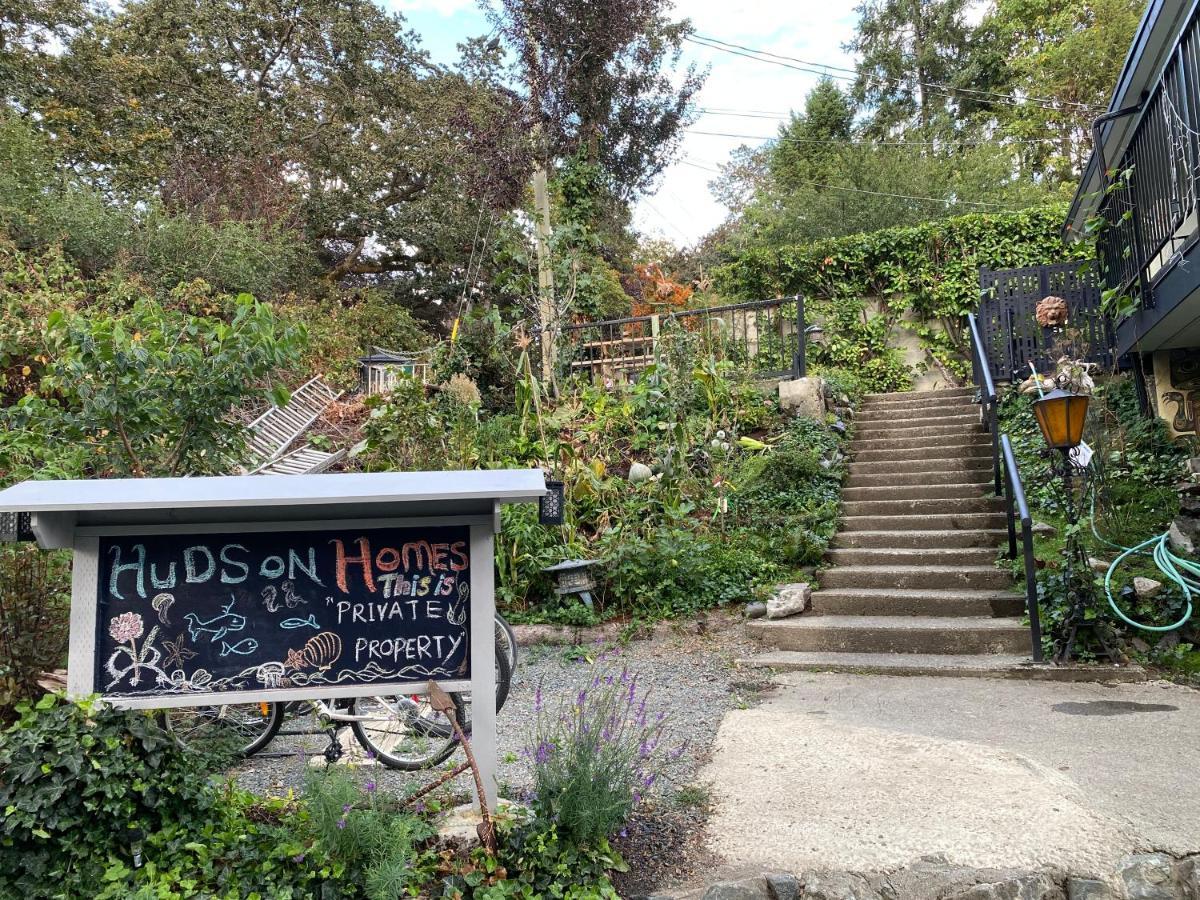 Hudson Homes Bnb Saanich Eksteriør bilde